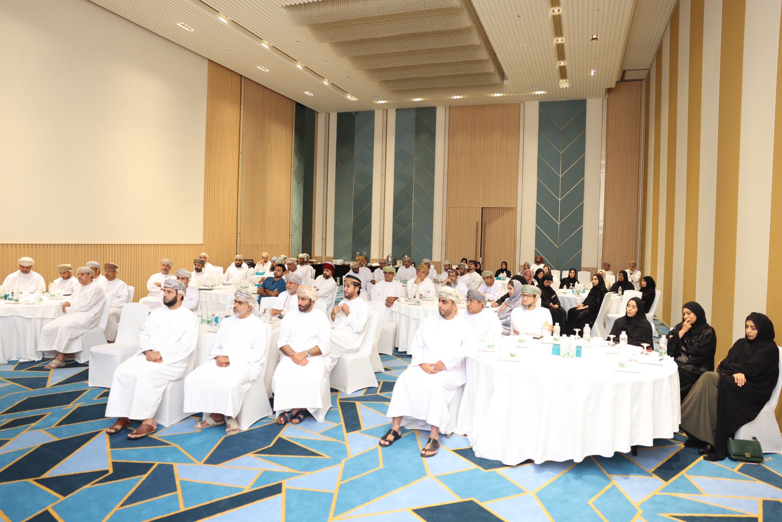 جهاز الرقابة ينفذ لقاءً توعويًا لموظفي وزارة الصحة