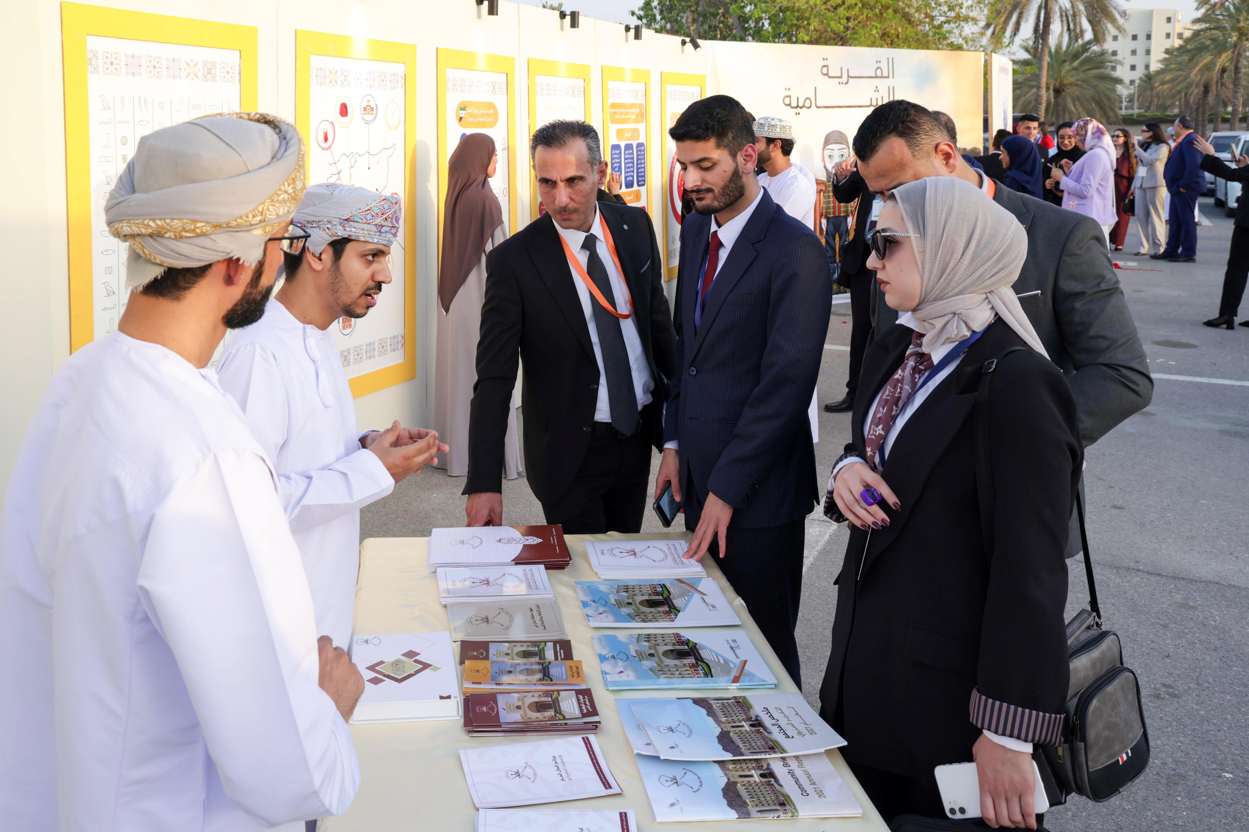 جهاز الرقابة يشارك في الأسبوع القانوني الذي تنظمه جماعة الوعي القانوني بكلية الحقوق في جامعة السلطان قابوس